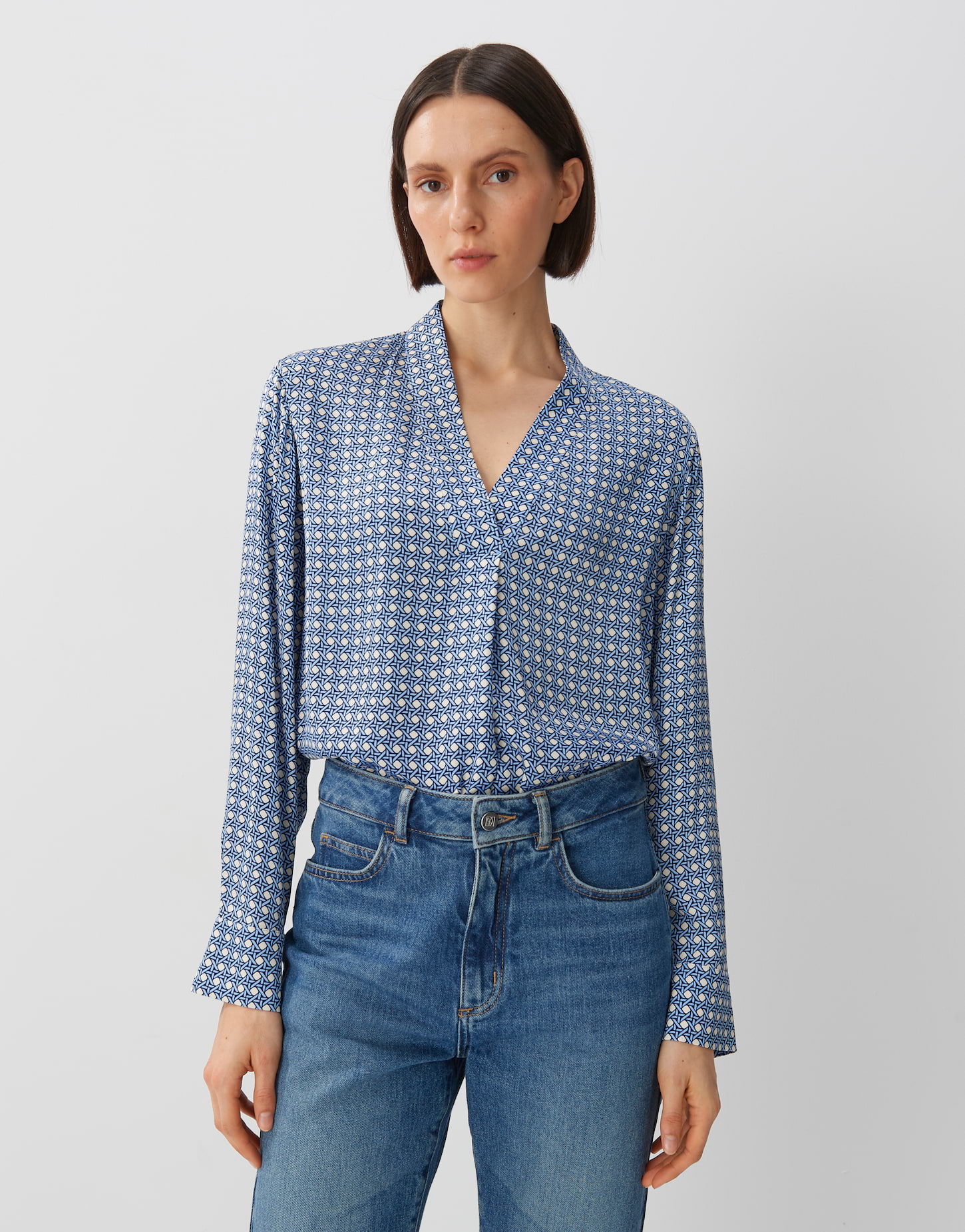 Blouse | Regular Travel | Osame | Black-Blue
